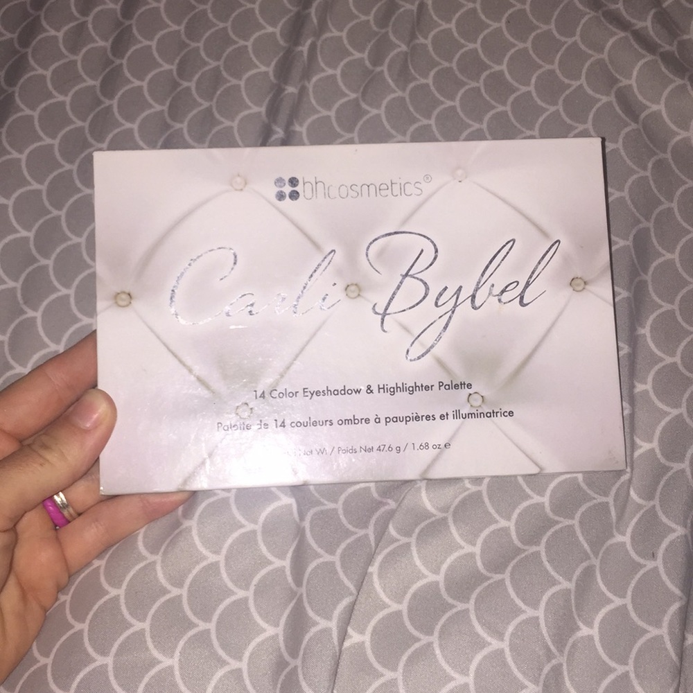 Carli Bybel Eyeshadow/highlighter palette